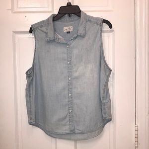 Universal Thread chambray sleeveless top